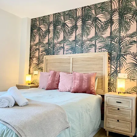 Atico Huelin Playa Apartment *